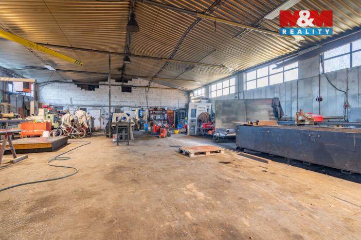 Prodej výrobních prostor, Lišov, 5377 m2