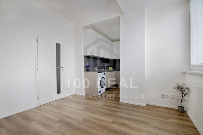 Pronájem bytu 2+kk, Hradec Králové, Průmyslová, 39 m2