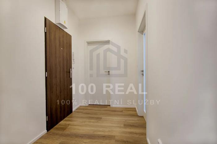 Pronájem bytu 2+kk, Hradec Králové, Průmyslová, 39 m2