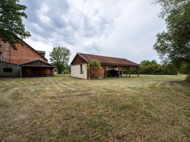 Prodej obchodního prostoru, Chroustovice - Poděčely, 852 m2