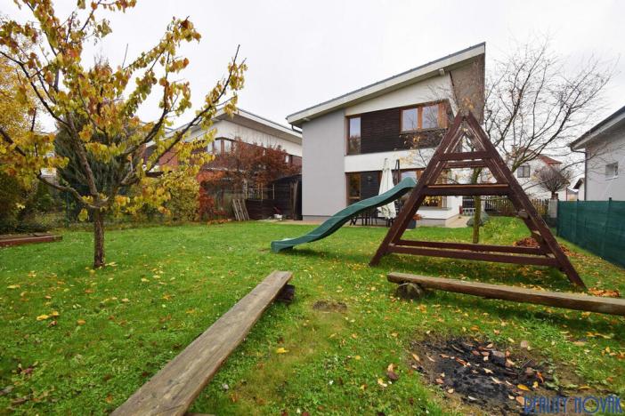 Pronájem rodinného domu, Praha - Hloubětín, Stropnická, 142 m2