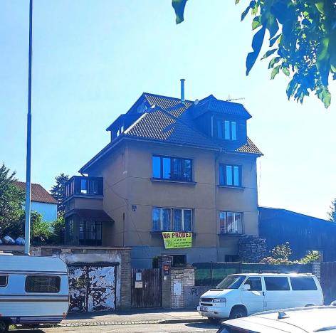 Prodej podílu rodinného domu, Praha, Hornoměcholupská, 240 m2