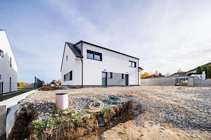 Prodej bytu 5+kk, Boršov nad Vltavou, Severní, 121 m2