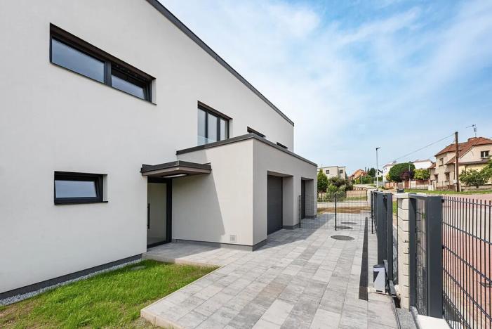 Prodej rodinného domu, Praha - Horní Počernice, Bříšťanská, 218 m2