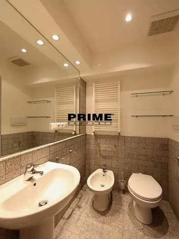 Pronájem bytu 3+1, Praha - Malá Strana, Hroznová, 73 m2