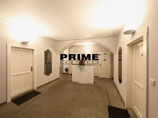 Pronájem bytu 3+1, Praha - Malá Strana, Hroznová, 73 m2