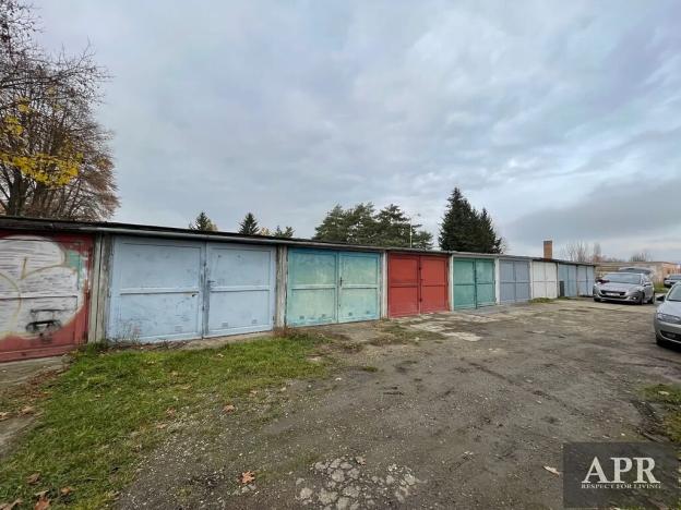 Pronájem garáže, Uherský Brod, 18 m2