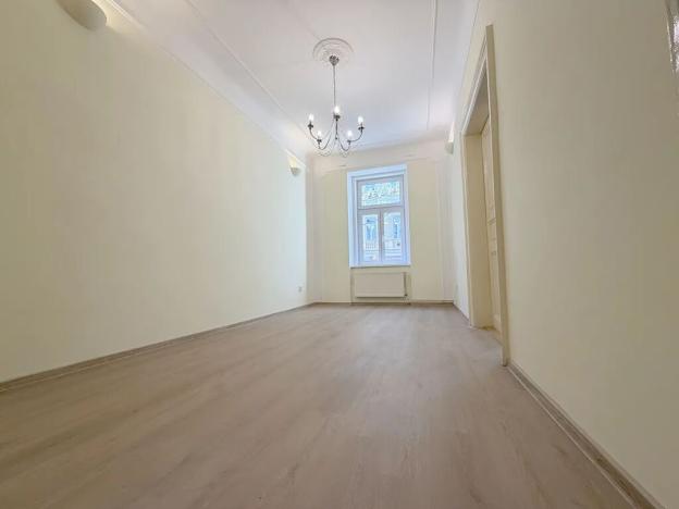 Pronájem bytu 3+1, Praha - Vinohrady, Perunova, 64 m2