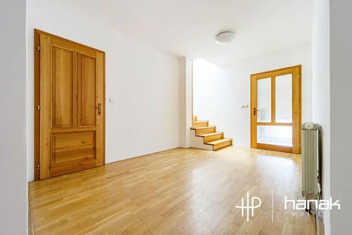 Prodej rodinného domu, Hněvotín, 240 m2