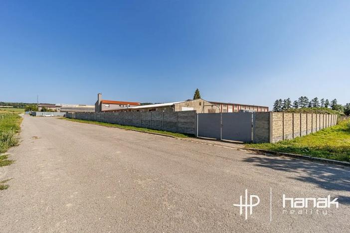Prodej výrobních prostor, Dolany, 900 m2