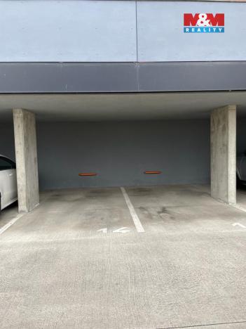 Prodej garážového stání, Praha - Břevnov, Běžecká, 18 m2