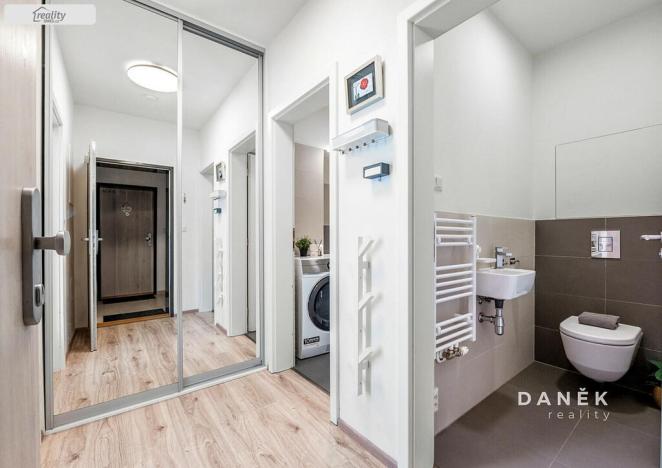 Prodej bytu 3+kk, Oslavany, náměstí 13. prosince, 76 m2