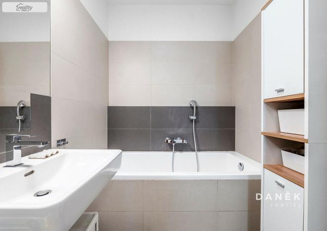 Prodej bytu 3+kk, Oslavany, náměstí 13. prosince, 76 m2