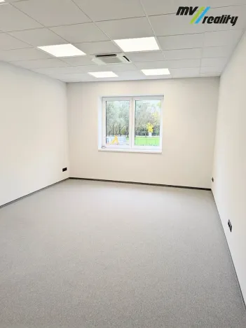 Pronájem kanceláře, Milovice, 86 m2