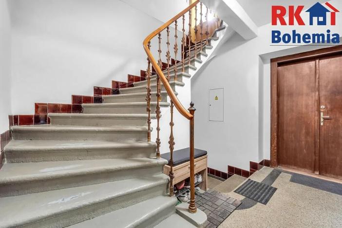 Prodej obchodního prostoru, Mnichovo Hradiště, Masarykovo náměstí, 300 m2