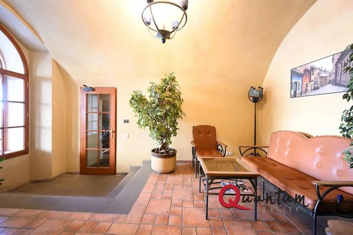 Pronájem kanceláře, Praha - Hradčany, Loretánské náměstí, 18 m2