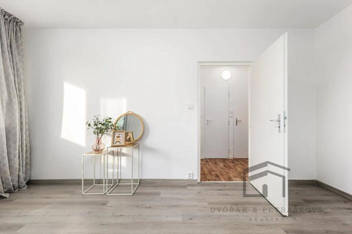 Pronájem bytu 1+1, Praha - Záběhlice, Jabloňová, 33 m2