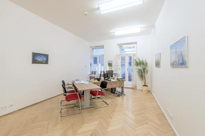 Pronájem kanceláře, Praha - Nové Město, Václavské náměstí, 1200 m2