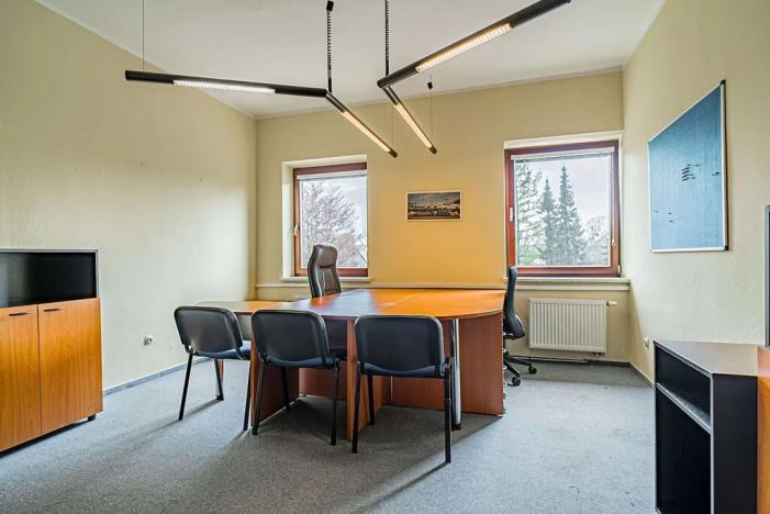 Prodej kanceláře, Třinec, 2388 m2