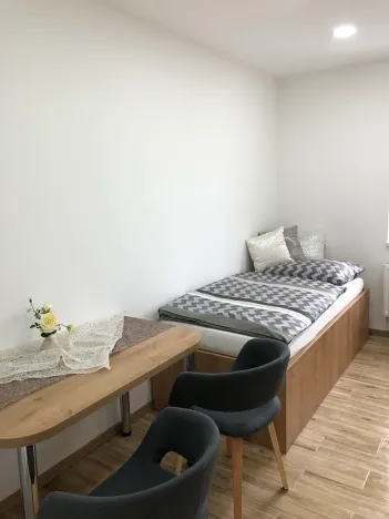 Pronájem bytu 1+1, Zlín, Vejvanovská, 30 m2