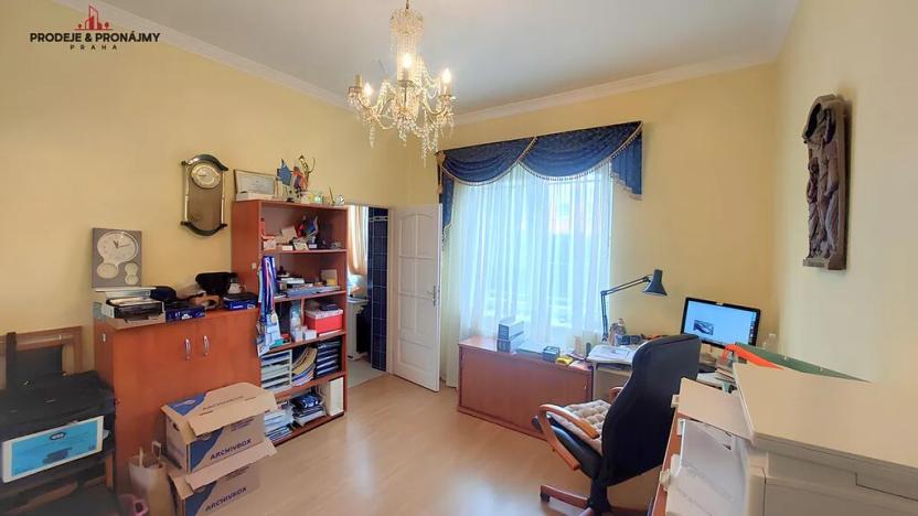 Prodej vily, Praha - Suchdol, 243 m2