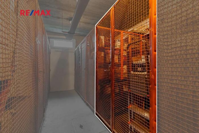 Prodej bytu 3+1, Praha - Horní Počernice, Komárovská, 67 m2