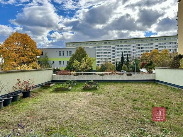 Pronájem bytu 1+1, Brno, Majdalenky, 137 m2