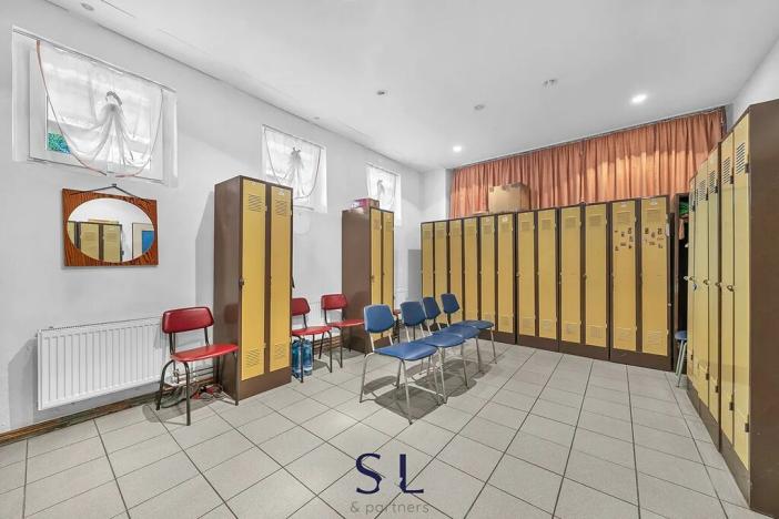 Prodej obchodního prostoru, Nový Bor, Hálkova, 650 m2