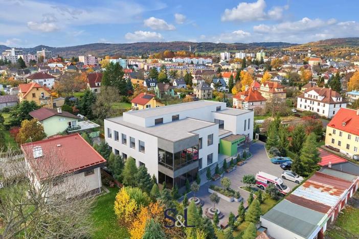 Prodej obchodního prostoru, Nový Bor, Hálkova, 650 m2