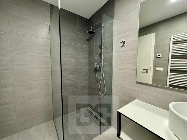 Pronájem bytu 1+kk, Zlín, Lorencova, 44 m2