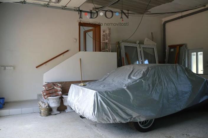 Pronájem garáže, Třinec, 200 m2