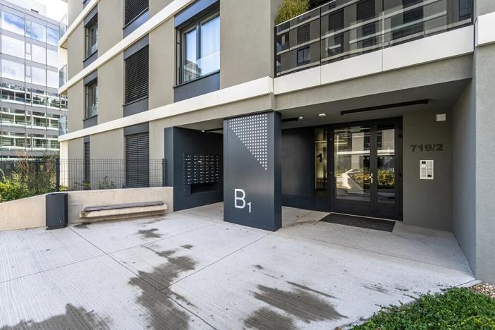 Pronájem bytu 2+kk, Praha - Karlín, Sokolova, 59 m2