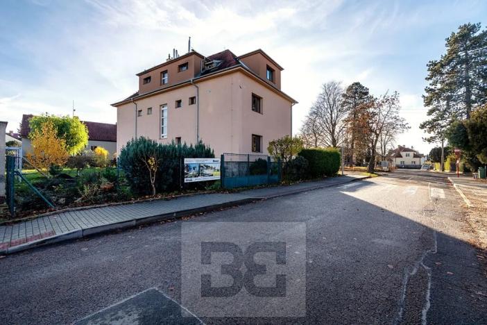 Prodej bytu 2+1, Říčany, nám. Československé armády, 61 m2