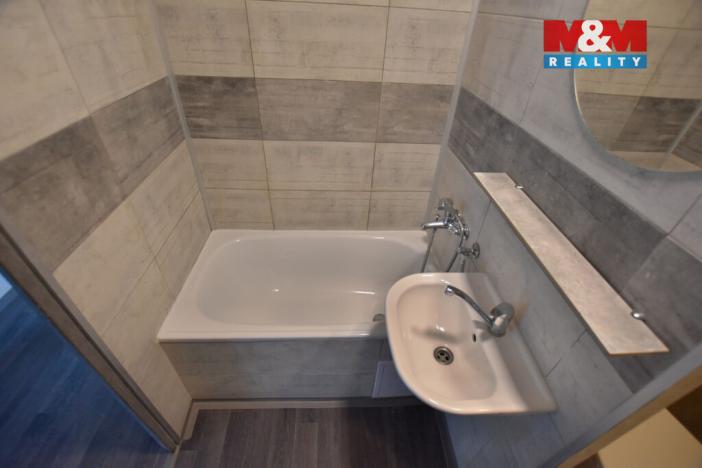 Pronájem bytu 2+kk, Hradec Králové - Třebeš, třída Edvarda Beneše, 41 m2