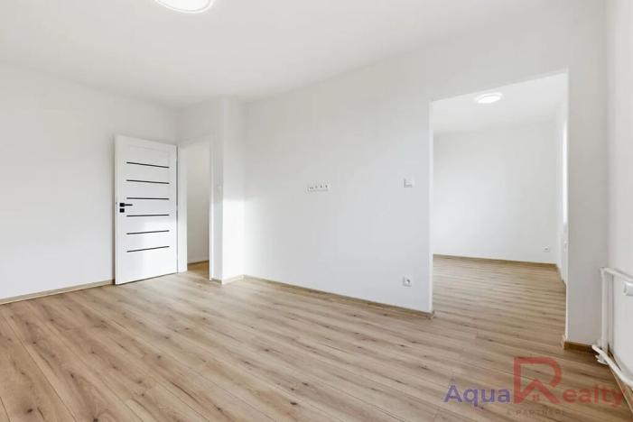 Prodej bytu 2+1, Karlovy Vary, Šmeralova, 51 m2