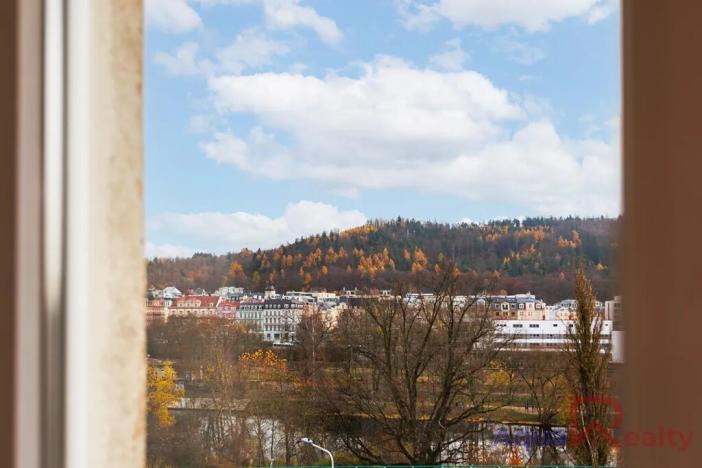 Prodej bytu 2+1, Karlovy Vary, Šmeralova, 51 m2