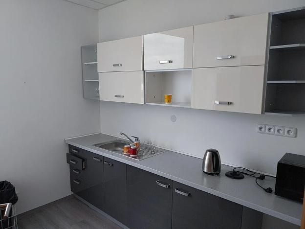 Pronájem kanceláře, Brno, Heršpická, 105 m2