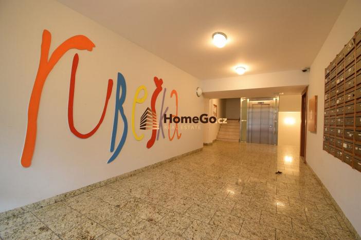 Pronájem bytu 2+kk, Praha - Vysočany, Rubeška, 45 m2