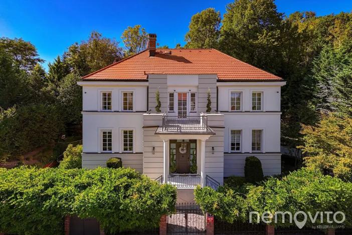 Prodej vily, Praha - Dejvice, V Šáreckém údolí, 459 m2