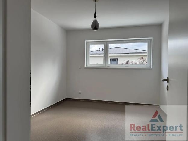 Pronájem rodinného domu, Šestajovice, Křížovnická, 180 m2