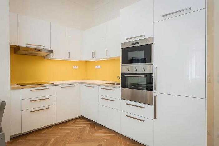 Pronájem bytu 2+kk, Praha - Bubeneč, Šmeralova, 51 m2
