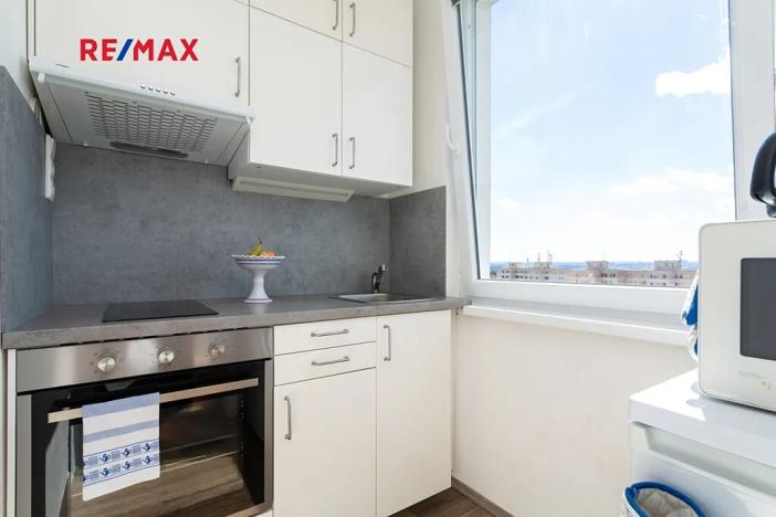 Pronájem bytu 1+1, Praha - Troja, Krynická, 29 m2