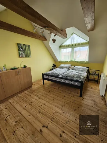 Prodej bytu 4+kk, Zbuzany, 130 m2