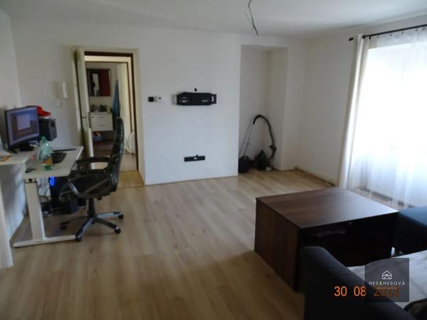 Prodej bytu 3+1, Zbuzany, U Kovárny, 100 m2