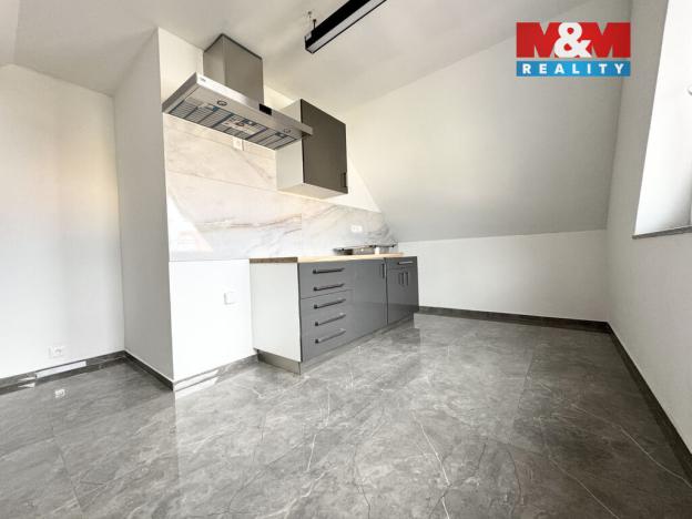 Pronájem bytu 2+1, Velešín, Družstevní, 76 m2