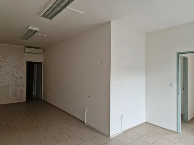 Pronájem obchodního prostoru, Hodonín, Cihlářská čtvrť, 61 m2