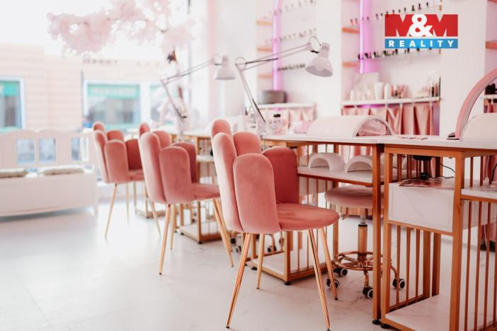 Prodej obchodního prostoru, Náchod, 65 m2