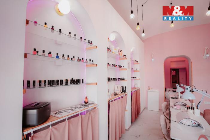 Prodej obchodního prostoru, Náchod, 65 m2