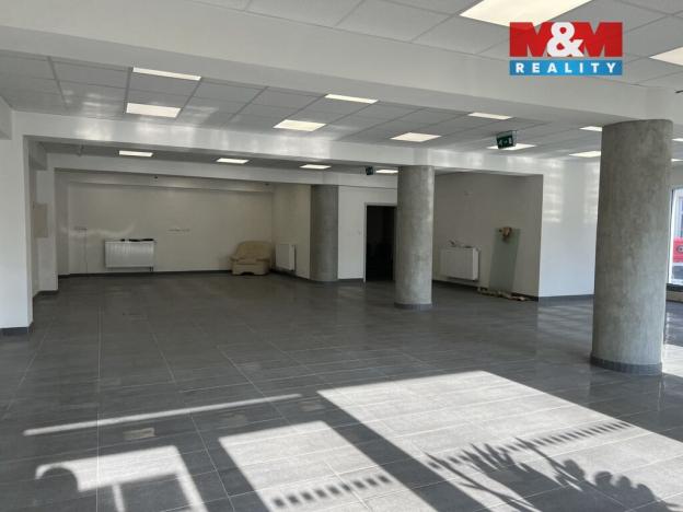 Pronájem obchodního prostoru, Louny, Březinova, 210 m2