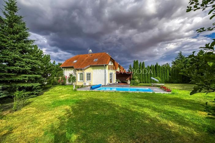 Prodej rodinného domu, Hostivice, náměstí Jana IV. z Dražic, 185 m2